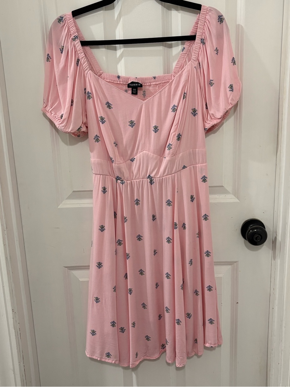 TORRID Pink Floral Midi Dress with Puff Sleeves Skater Sz 00 Exc. Like New!